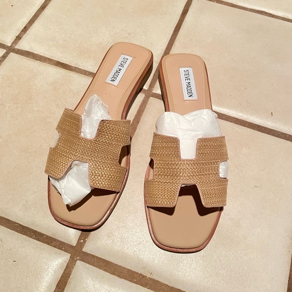 Steve Madden Shoes - NWOT Steve Madden Raffia